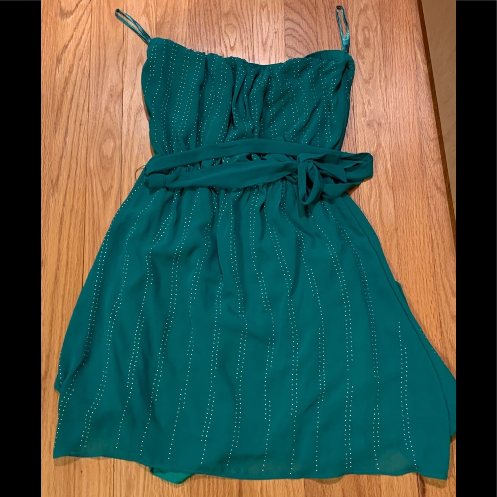 Green strapless dress